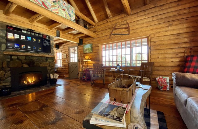Rocky Woods Cabin situé sur 40 acres dans un pittoresque village de pêcheurs du Maine