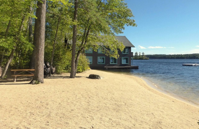 Domaine de luxe au bord du lac avec plages privées: idéal pour les réunions, Corp. Retraites
