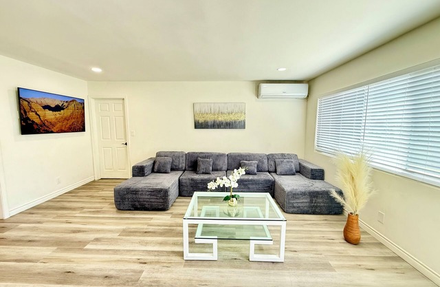 40% OFF Upland 2 Master Beds W/ Yard - Close To Airport, Hospitals & Colleges
