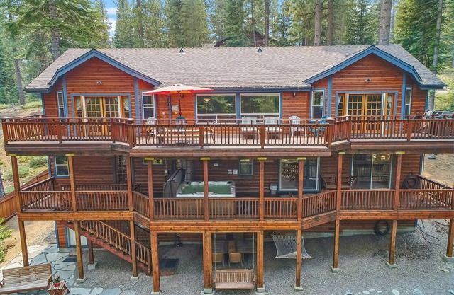 Luxury 4 000 Sq Ft Luxury Home: Cabane familiale et acceptant les animaux de compagnie 🌟 Salle de jeux énorme 🌟