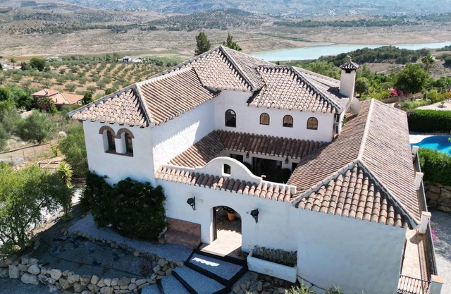 Cortijo Rustic Espagnol avec vues imprenables du Lac et des montagnes