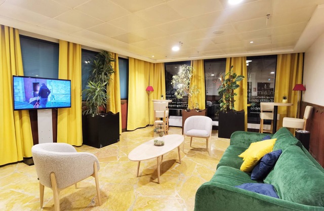 40m2 apt with balcony near Paris La defense ar