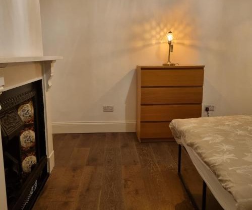 41 Crawley Road