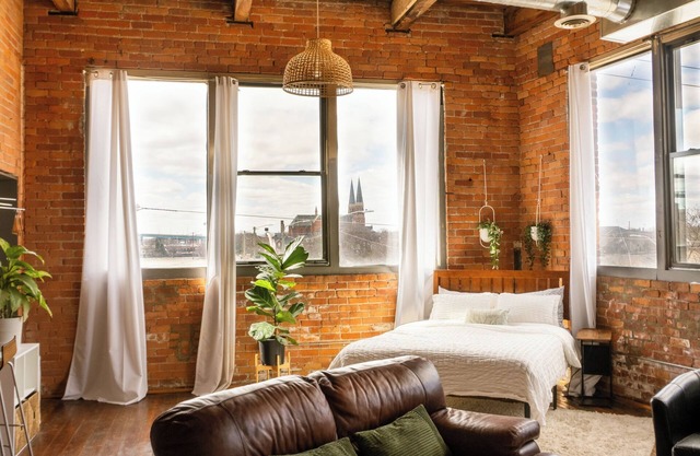 420 Loft Canada Bridge View - FREE PARKING - FREE WIFI