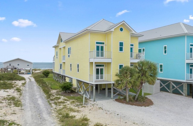 4364 HWY 180 Fort Morgan - 4 Bedroom Beachfront