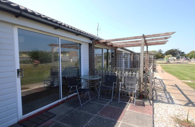 43G Medmerry Park 2 Bedroom Chalet
