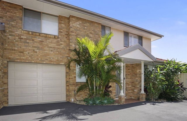 44 Oaks Avenue, No: 4