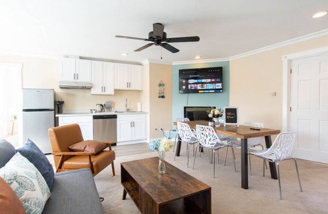 4429 Entire NEW · Gorgeous 6b3b house near airport & Seattle