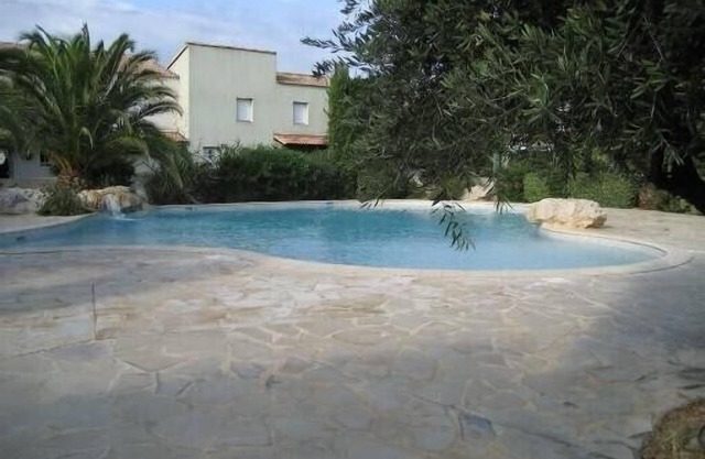 Villa T3 de 45m2 à étage pour 6 personnes dans résidence privée avec piscine