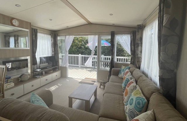 Pevensey Bay Holiday Park 2 Bedroom Plus Sofa Bed Sleeps 6