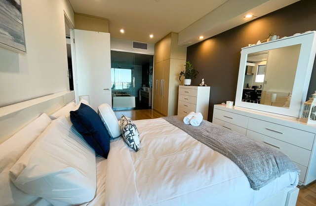 47 Breathtaking City RiverViews 2BR+Park
