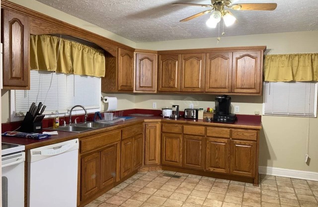 Maison entière, 2 chambres, 4 lits, 1 salle de bain, cuisine complète, salon, salle à manger