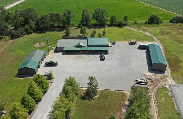 4800 sq ft Lodge that can accommodate up to 23 guests!