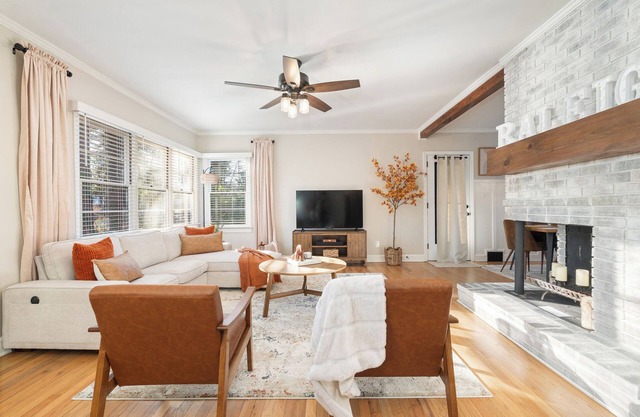 Newly renovated 4BD Cozy Urban Escape near Downtown, WakeMed & NC State