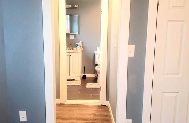 4Bdrm and 2bahtrm centrally located in Newark close to NY/EWR/Berth Israel Hosp