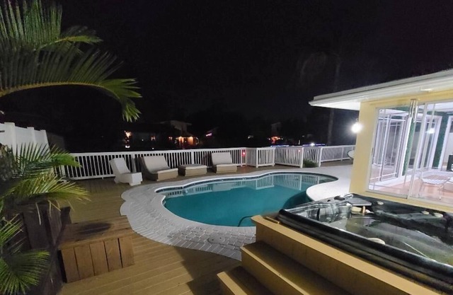 4BR/2BA Home - Intracoastal w/ Pool & Dock