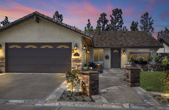 4BR/2BA Villa in Fountain Valley 4BR Game BBQ near Disneyland, Beaches & Golf