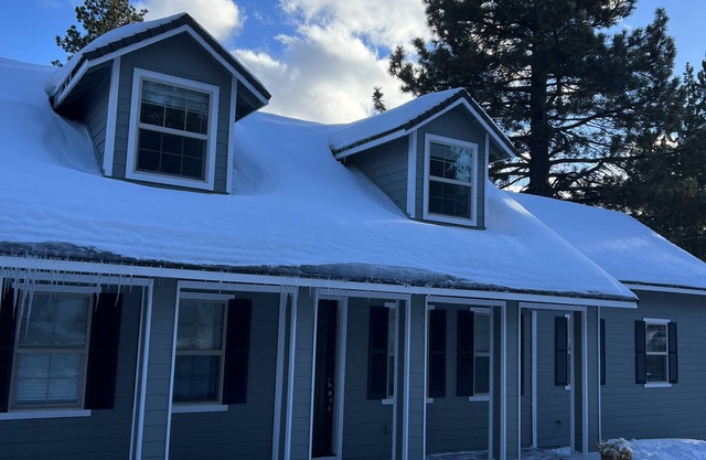 4BR/3BA house with mountain views