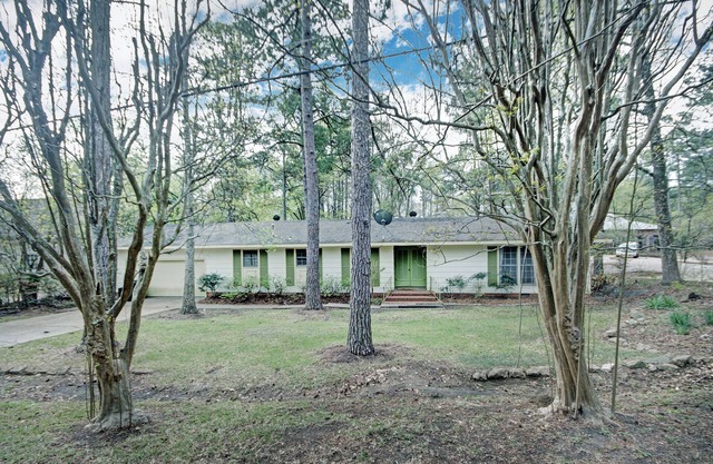 Spacious 4-bedroom 2 bath house in a central location with fantastic Backyard