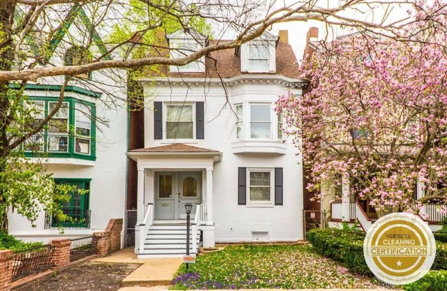 4BR CWE Luxury / Walk to Forest Park / ABODEbucks