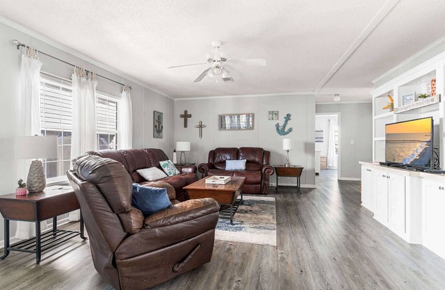 Ocean Lakes MH-202, Ramp for handicap access, 4bed 2 bath, sleeps 8 golf cart