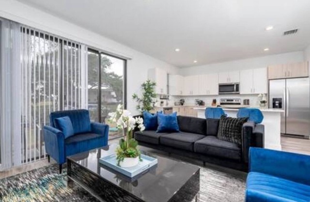 4BR Gem with Golf Panorama in Resort-Style Setting