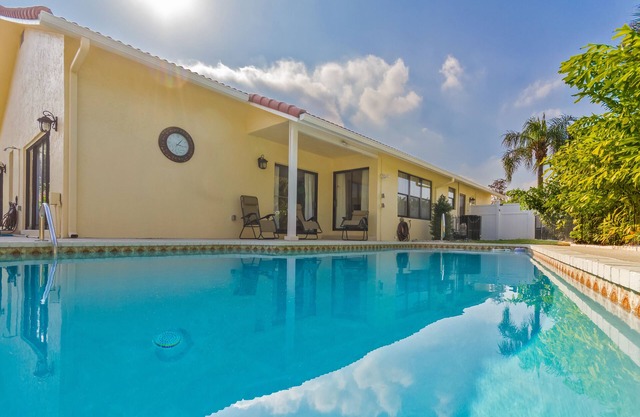 The Silver Vacation Villa