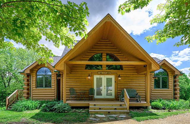 Summer Fun: Pool, Game Room & King Beds Await!
