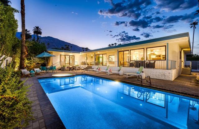 4BR Luxury MidCentury | Sauna | Pool & Spa| Firepit