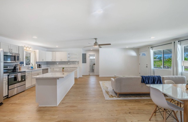 Newly Renovated 4BR Family Home - Minutes from Dole Plantation