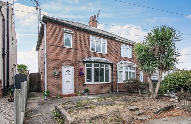 4BR-Sleeps10-Parking-Garden