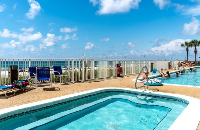 2EME NOUVEAU CONDO BEACHFRONT DANS PCB! (100% NON FUMEUR)