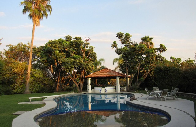 Piscine de 5000 mètres, jacuzzi et grand jardin Villa mexicaine de 5000 mètres