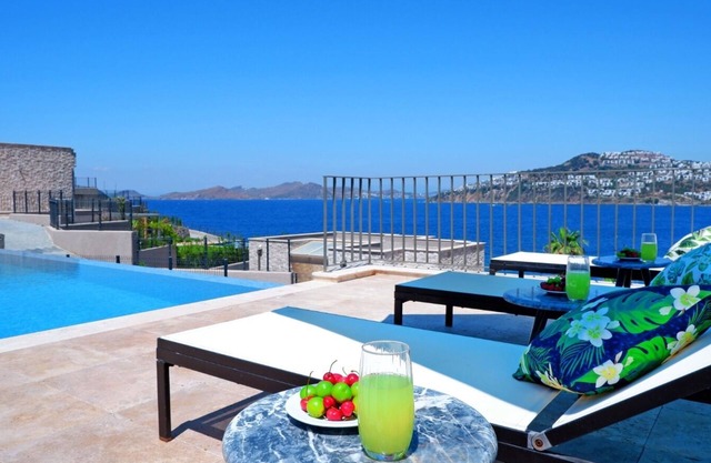 5+1 Luxury Villa in Gumusluk ,with Private Pool and Private Beach
