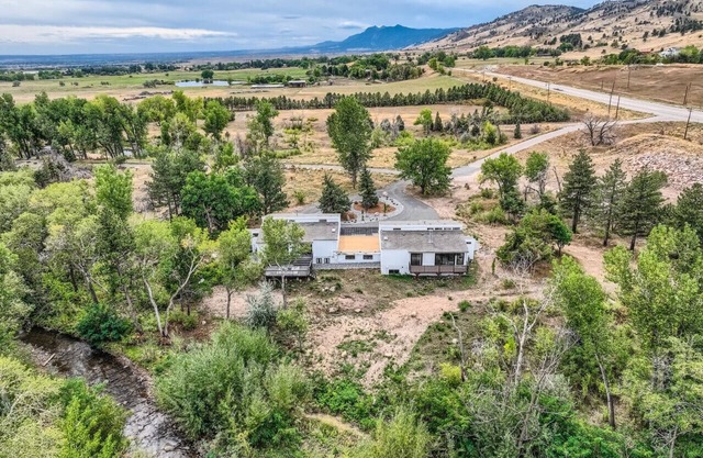 5 Acre Peaceful Mountain Escape with Beautiful Views + Conference Space!