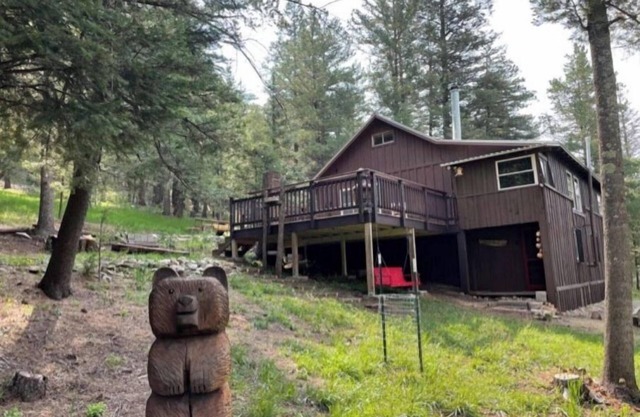 5 Arrows Cabin, quiet and quaint, backs up to the Nat'l forest!