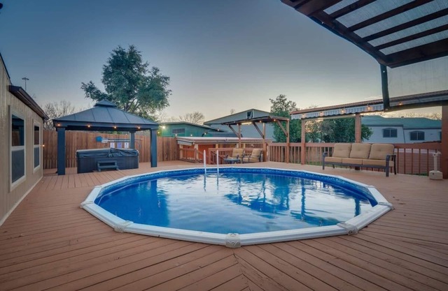 PISCINE, HOT TUB et LOISIRS GROS GROUPS MANSION