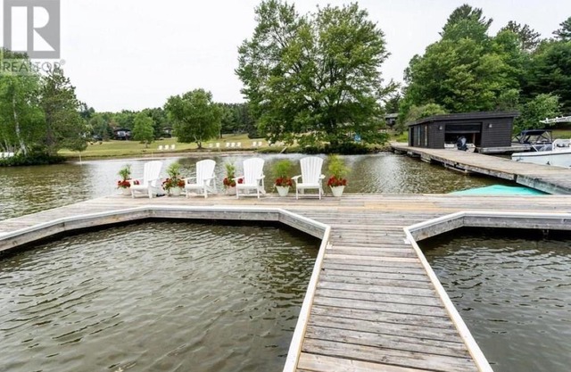 5 Bdrm, 3 Bath on Lake Rosseau! Port Sandfield-Minett Area - AC!
