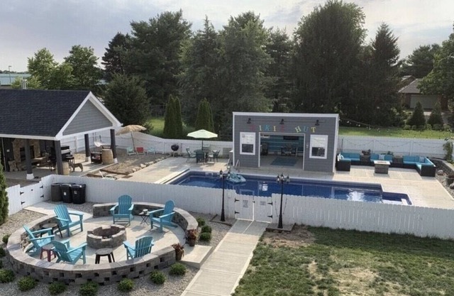 5 Bed 4.5 Bath - 2 Acre Property W/AMAZING outdoor Living including Heated Pool