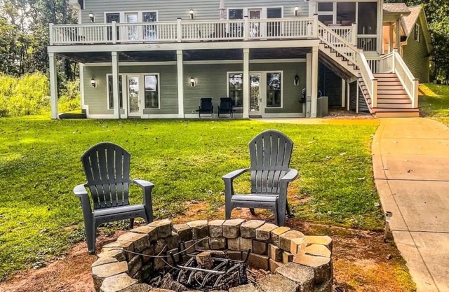 5 BED 7 BATH WITH BOAT DOCK