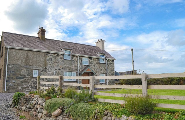 Hébergement de 5 chambres à Llangwnnadl près de Pwllheli