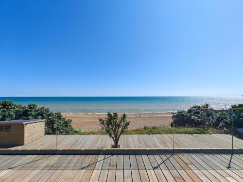 5 Bed in Bexhill-on-Sea oc-c32704