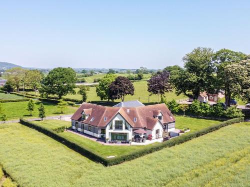 5 Bed in Madley 78646