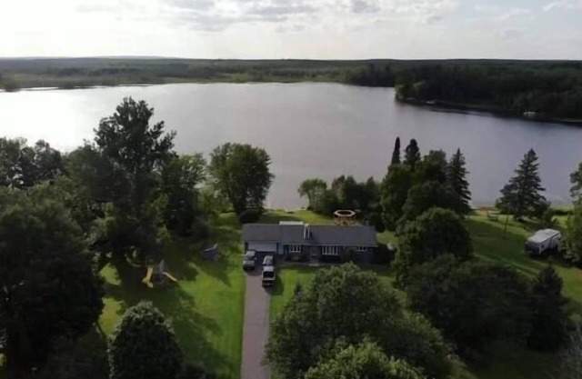 6 bedroom 3- bath 16 people capacity pontoon included in Winter Wis.