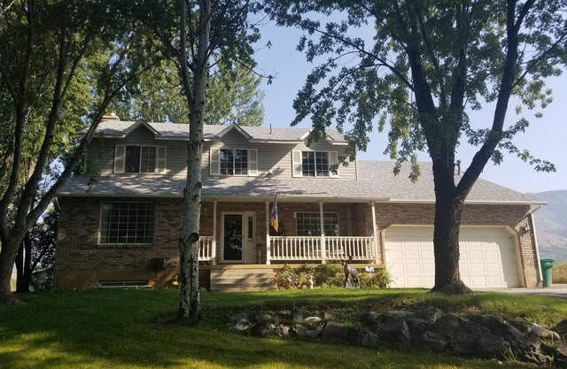 5 bedroom, 3 bath home for rent.