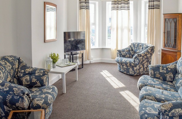 5 bedroom accommodation in Great Yarmouth