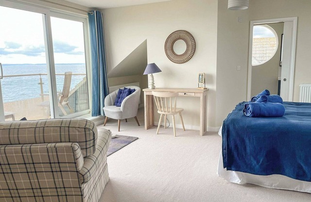 5 bedroom accommodation in Hayling Island