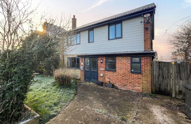 5 bedroom accommodation in Whitstable