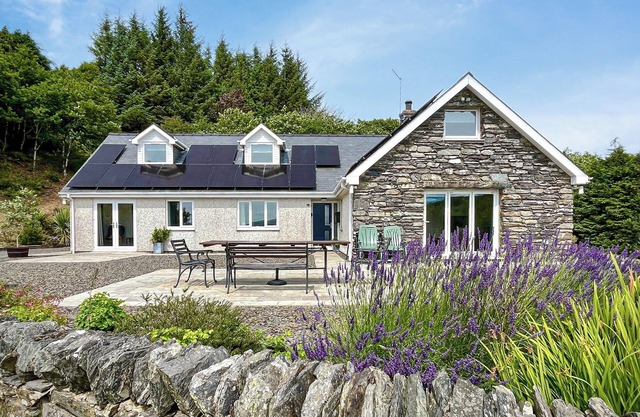 5 bedroom accommodation in Barmouth
