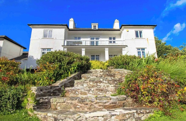 5 bedroom accommodation in St Mawes
